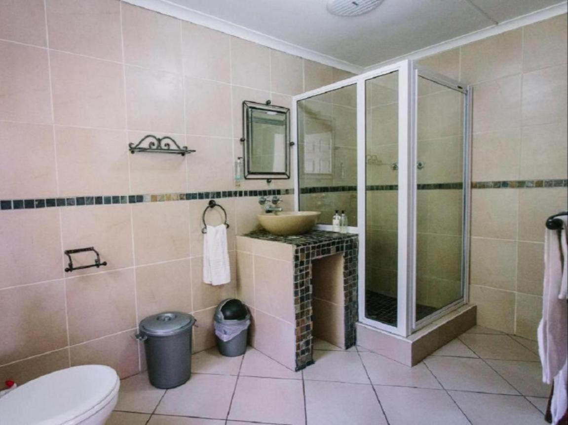 Parrot Peek Inn Ист-Лондон Экстерьер фото